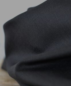 Schurwolle aus Italien in der Farbe Schwarz