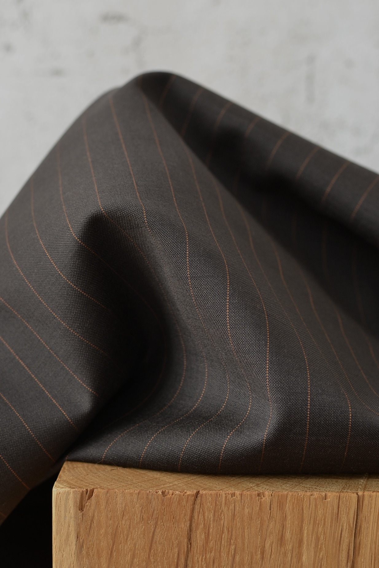 Designerstoff Schurwolle Seide Dunkelbraun